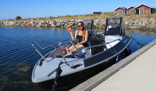 OUTI TYYTYVÄISENÄ JURMON SATAMASSA