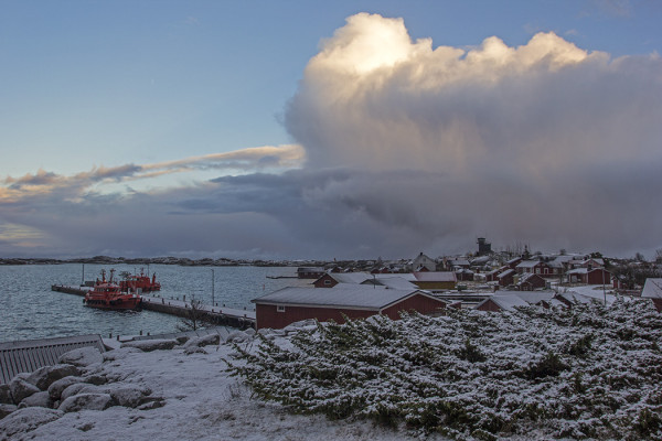 ISOT PILVET TIPUTTIVAT LUNTA VÄHÄN VÄLIÄ, SAKEASTIKIN