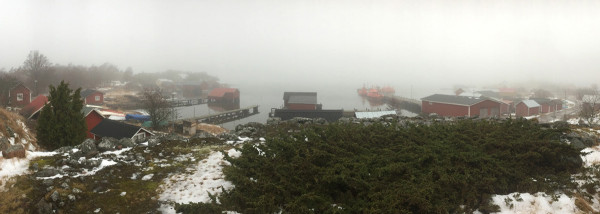 PIHALTAMME NÄKYI JUURI JA JUURI KYLÄLAITURIN PÄÄHÄN