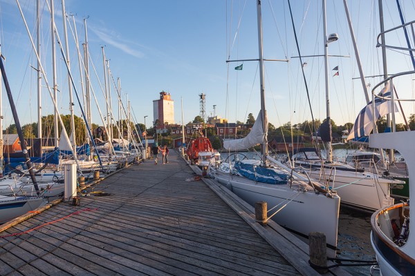 PÄÄLAITURISSA RIITTÄÄ EDELLEEN VIERASVENEITÄ