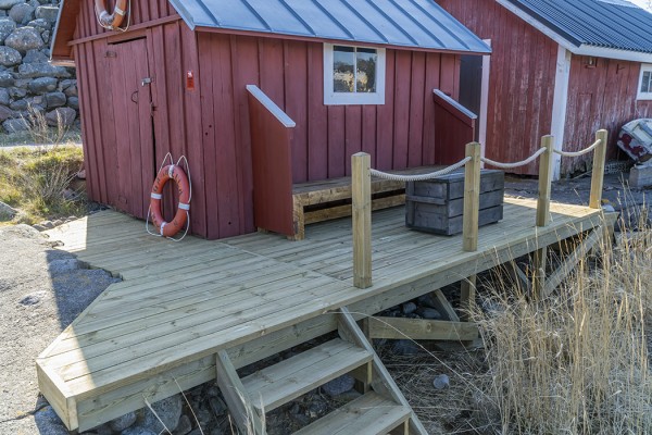 RANTAVAJAMME UUSI TERASSI JA UUSI PENKKI