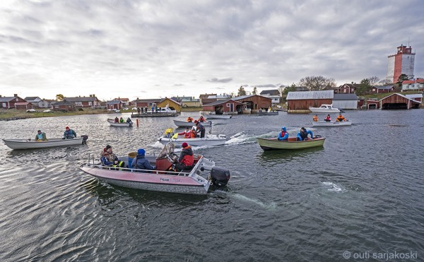HETKI ENNEN KALAKISAN YHTEISLÄHTÖÄ (Kuva: Outi Sarjakoski)