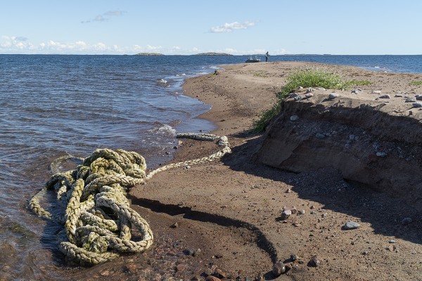 SKOMAKARREVLARNALTA LÖYTYI MM ISO VANHA KÖYSINIPPU, TAUSTALLA PITELEN VENETTÄMME
