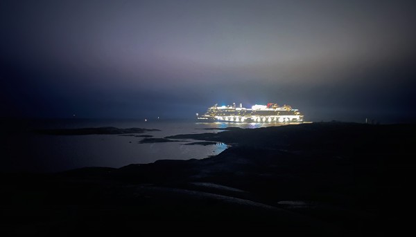 TURUSSA JUURI VALMISTUNUT CARNIVAL CELEBRATION OHITTI ILLALLA UTÖN JA VALAISI KOKO TAIVAAN