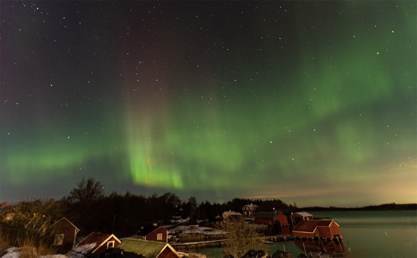 ILLALLA OLI UTÖSSÄ SAAKKA HARVINAISEN KOMEAT REVONTULET